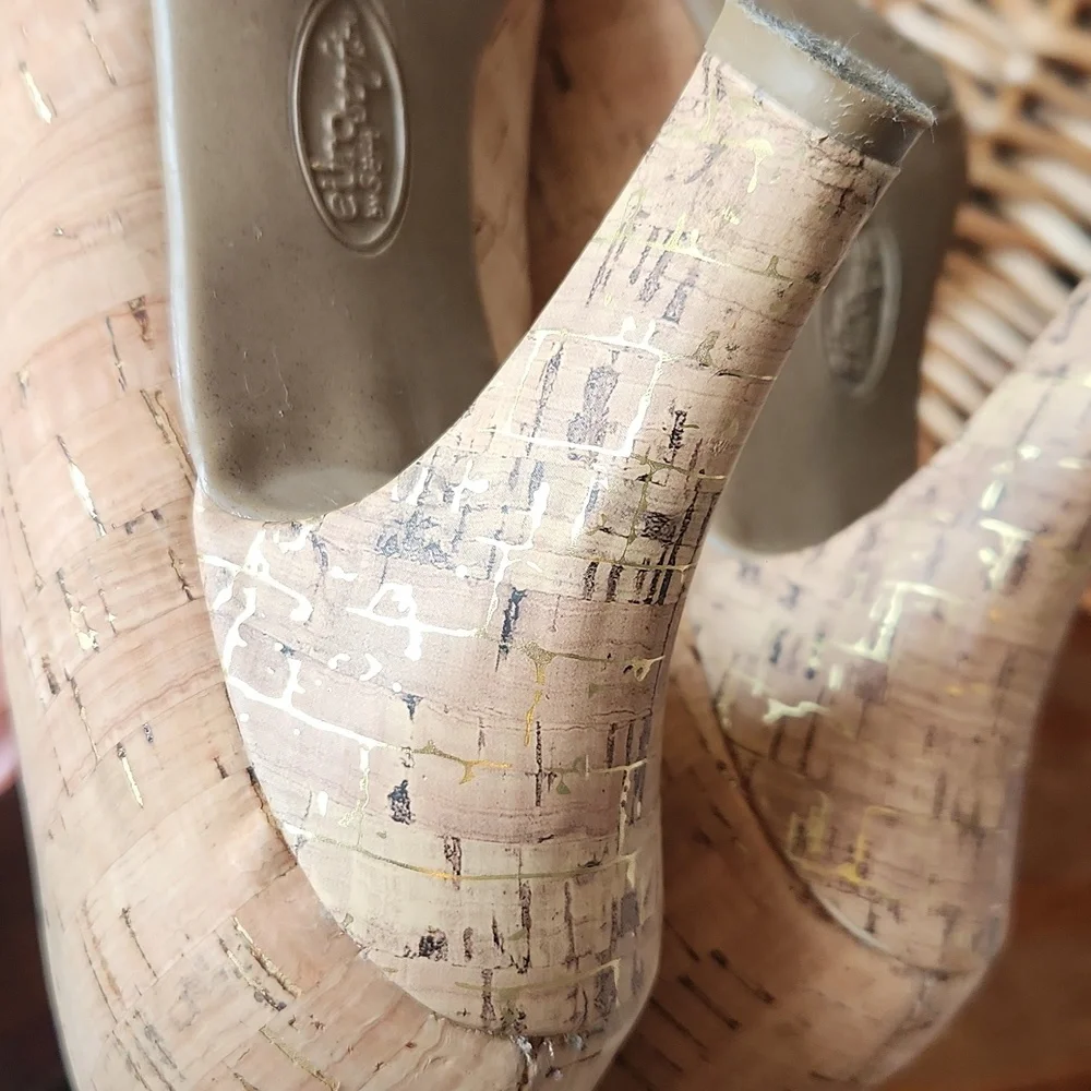 Sofft Eurosoft Pump Women’s‎ Size 10 Tan Cork Upper Gold Fleck Accents